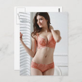 ランジェリー写真の美しい少女 ポストカード (正面/裏面)