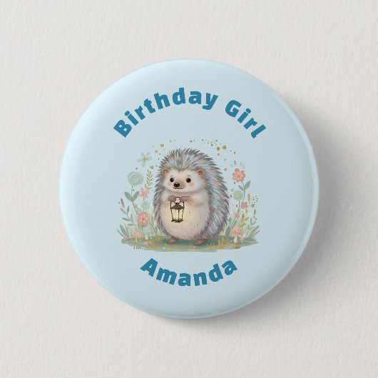 ランタンを持つ可愛いハリネズミの誕生日ガール 缶バッジ (正面)