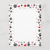 ランダムな犬の手のプリントと赤いハート 縁ど ポストカード (正面)