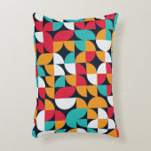 ランダムな色の三角形を持つパターン生成A アクセントクッション (正面(垂直))