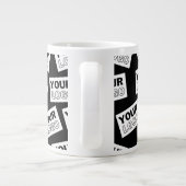 ランダムに配置されたロゴや任意の写真を探す ジャンボコーヒーマグカップ (裏面)