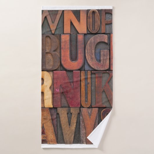 ランダムアルファベット文字 – ヴィンテージ活字 バスタオル (バスタオル)