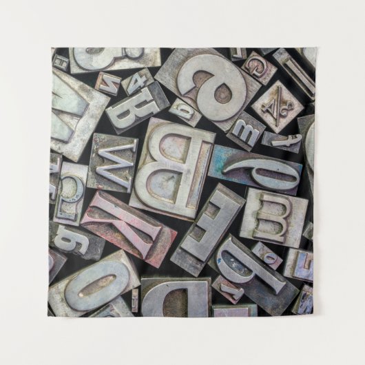 ランダムヴィンテージグランジ活字の背景 タペストリー (正面)