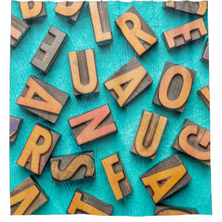 ランダム文字のオーバーヘッド背景 – ヴィンテージ文字 シャワーカーテン