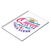 ランチシーンのランチレディークイーン ノートブック (左側)