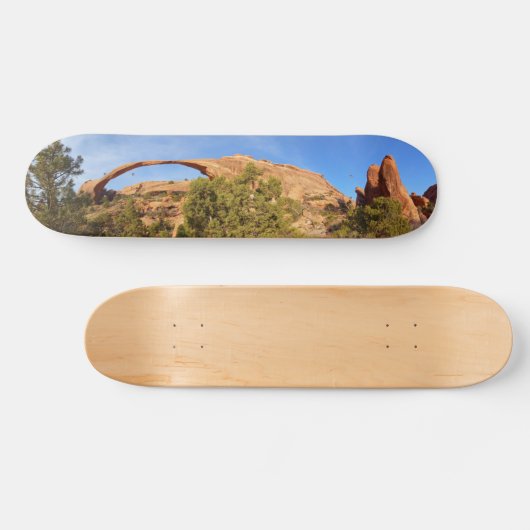 ランドスケープアーチアットアーチズナショナルパーク スケートボード (横)