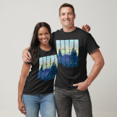 ランドスケープデザイン、山、自然、木々と森 Tシャツ (ユニセックス)