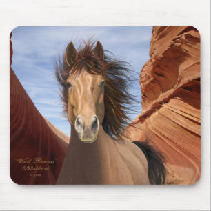 "ランナー"の野生の種馬の馬のmousepad巻いて下さい マウスパッド