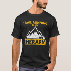 ランナ走ートレイル走の自然マウンテンズヒルズTh Tシャツ