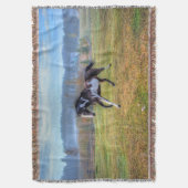 ランニングのピント絵を描ホース&ミスティーモーニングオンランチ スローブランケット (正面縦)