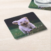 ランニング白プードルかわいい犬 スクエアペーパーコースター (アングル)