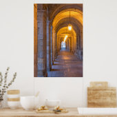 ランプは、スペインの石の廊下に点灯 ポスター (キッチン)