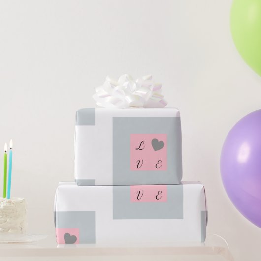 ラヴかわいらし文字インザスクエアデザインピンクとグレー ラッピングペーパー (パーティーギフト)