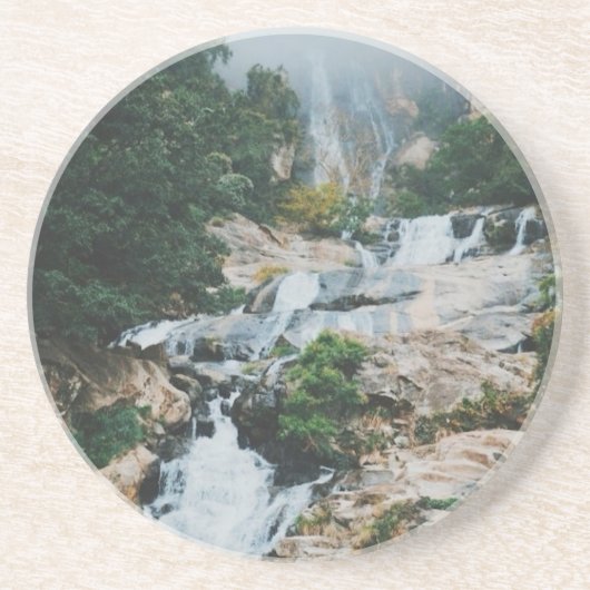 ラヴァナエラ秋 – スリランカ コースター (正面)