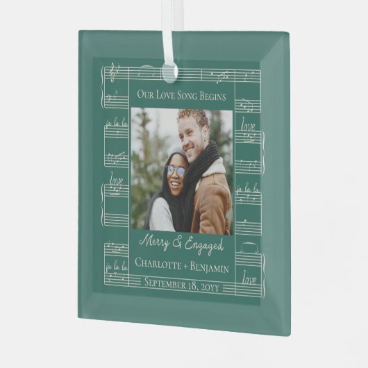 ラヴメリー婚約したソングシート音楽カップルの写真 ガラスオーナメント (正面左)