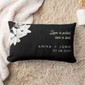 ラヴモダンブラックマグノリアフローラ結婚の形見 ランバークッション (ブランケット)