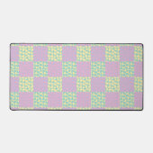 ラヴ市松模様にパステルピンク、イエロー、紫、緑 デスクマット (正面)