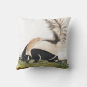 ラージテールスクンクメフィティスマクロウライラストレーション クッション (裏面)