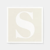 ラージモノグラム任意のイニシャルオンニュートラルベージュ スタンダードカクテルナプキン (正面)