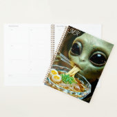 ラーメンを食べる宇宙人のモノグラム入り面白グッズ プランナー手帳 (ディスプレー)