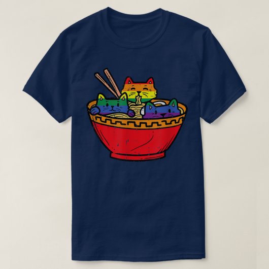 ラーメンアニメの猫食べ物LGBTQレインボーフラッグゲイPr Tシャツ (デザイン正面)