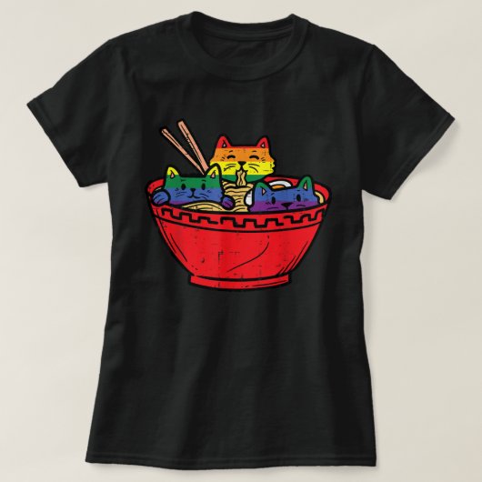 ラーメンアニメの猫食べ物LGBTQレインボーフラッグゲイPr Tシャツ (デザイン正面)