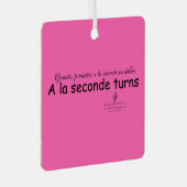 ラ・セカンデがホットピンクとブラックのSqを回す。 メタルオーナメント (正面右)