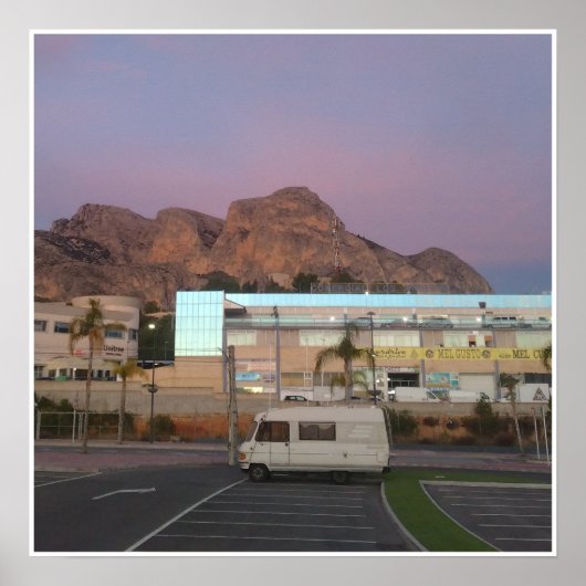 ラ・ヌシア ポスター (正面)