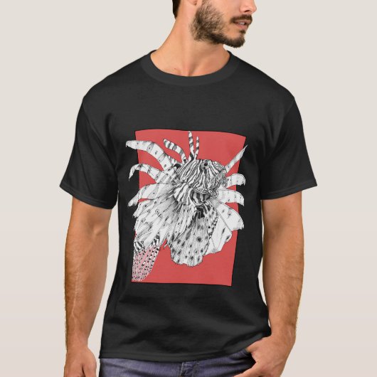 リアリスティックな魚のハリセンボンのイラスト Tシャツ (正面)