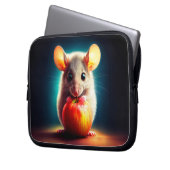 リアルなグレーのマウスのアートワークの白熱［赤熱］光を放つカラー ラップトップスリーブ (正面左)