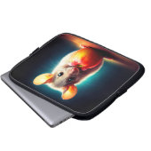 リアルなグレーのマウスのアートワークの白熱［赤熱］光を放つカラー ラップトップスリーブ (正面下部)