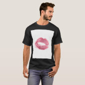 リアルなピンクの唇、孤立したキス Tシャツ (正面フル)