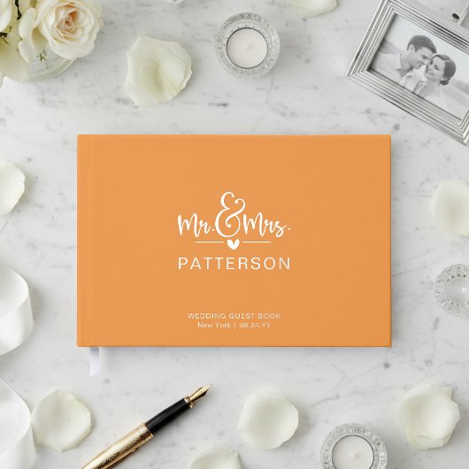 リアルなホイル加工のMr. & Mrs. カップル名入りオレンジ色の結婚式 ゲストブック