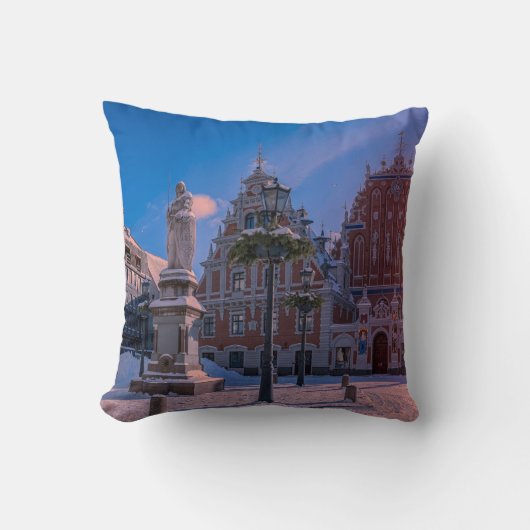 リガタウンホールスクエア冬 クッション (正面)