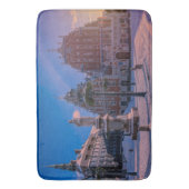 リガタウンホールスクエア冬 バスマット (正面縦)