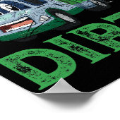 リサイクルごみトラックの男性が汚れに乗ってリサイクル ポスター (角)