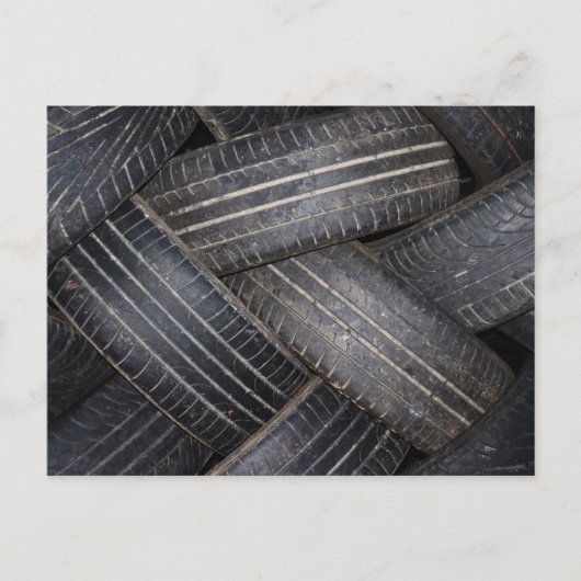 リサイクル用の古いタイヤ ポストカード (正面)