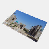 リジェスタン広場 – サマルカンド，ウズベキスタン，アジア ドアマット (アングル)