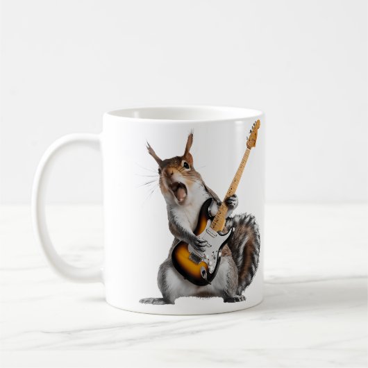 リスがギターを弾く コーヒーマグカップ (左)
