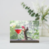 リスがハッピーアワーでカクテルを飲む ポストカード (スタンド正面)