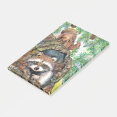 リスが付いている木の穴のアライグマ ポストイット (アングル)