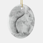 リスが軽食を食べる セラミックオーナメント (右)