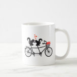 リスと連動した自転車 コーヒーマグカップ<br><div class="desc">可愛いリスと赤いハート、ベクトルスケッチ、結婚式招待状アートイラストレーション、婚約、記念日、カードとタンデム自転車。</div>