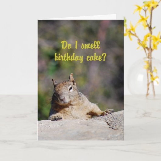 リスのハッピーバースデーを頼むこと カード (黄色い花)