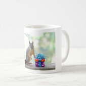 リスのハッピーバースデー! コーヒーマグカップ (正面右)