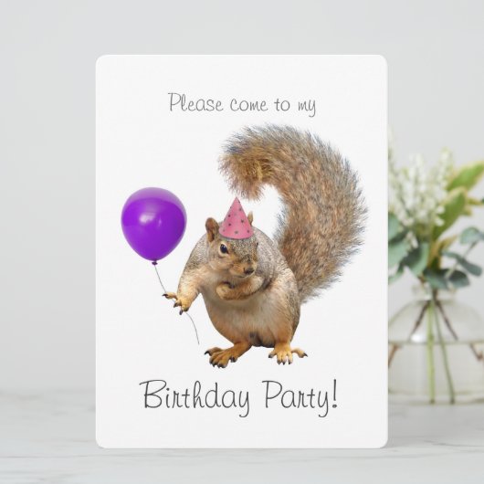 リスの紫色の気球の誕生日のパーティの招待状 招待状 (スタンド正面)