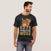リスの齧歯類のナッツチップムンク Tシャツ (正面フル)