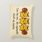 リスは私の正気のユーモアを盗む アクセントクッション (裏面(縦))