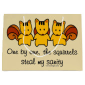 リスは私の正気を盗みます ラージペーパーバッグ (正面)