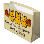 リスは私の正気を盗みます ラージペーパーバッグ (裏面アングル)